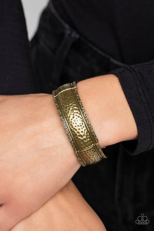 Paparazzi Bracelets - Textile Tenor - Brass