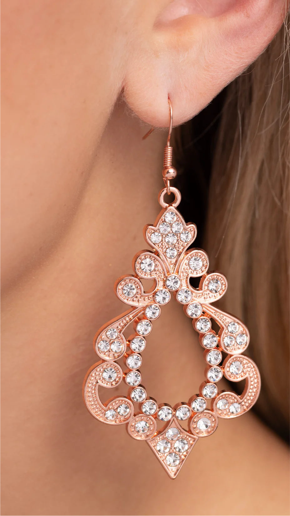 Paparazzi Earrings - Fit for a Diva - Copper