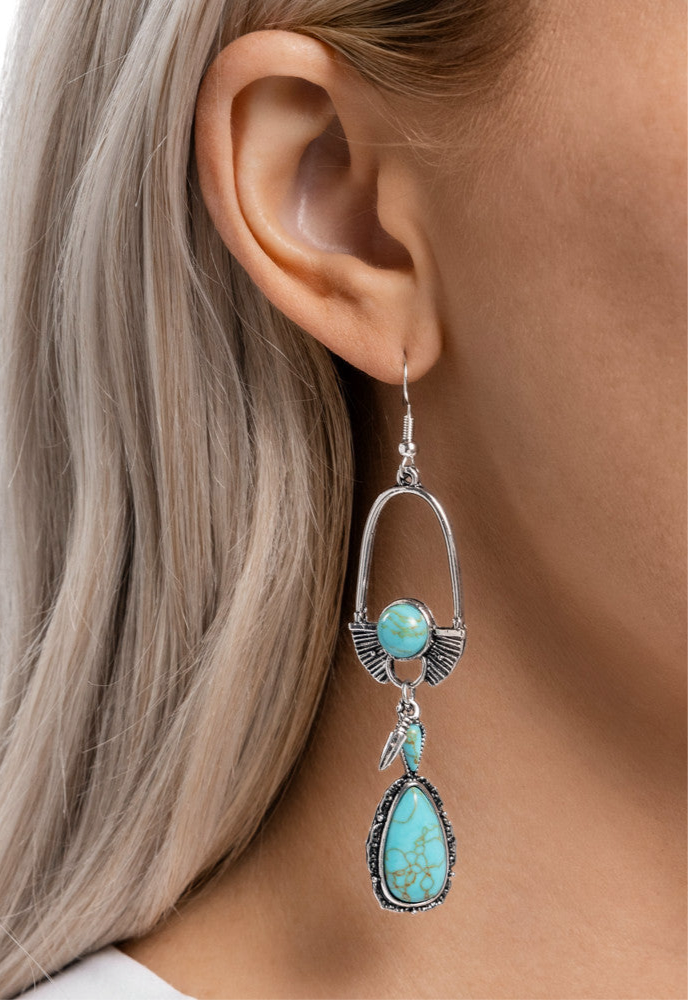 Paparazzi Earrings - Badlands Basic - Blue