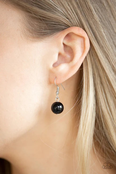 Paparazzi Necklaces - Pleasante Promenade - Black