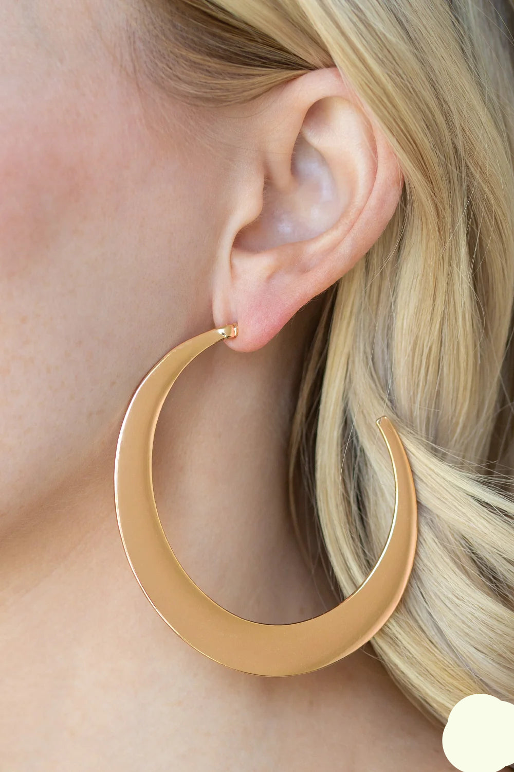 Paparazzi Earrings - Moon Beam - Gold - E100S