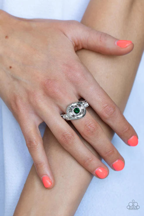 Paparazzi Rings - Graceful Gallantry - Green
