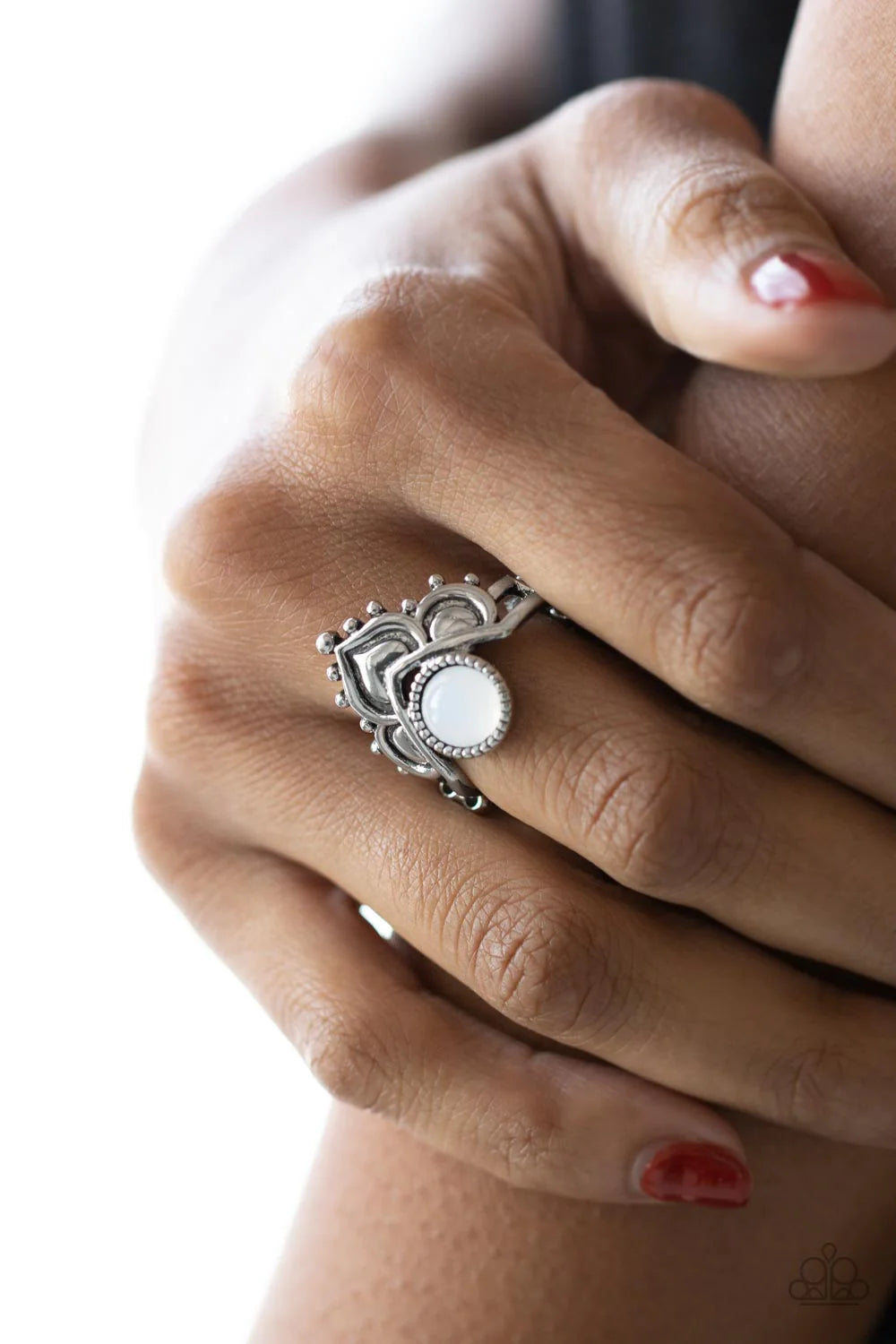 Paparazzi Rings - Lotus Solstice - White