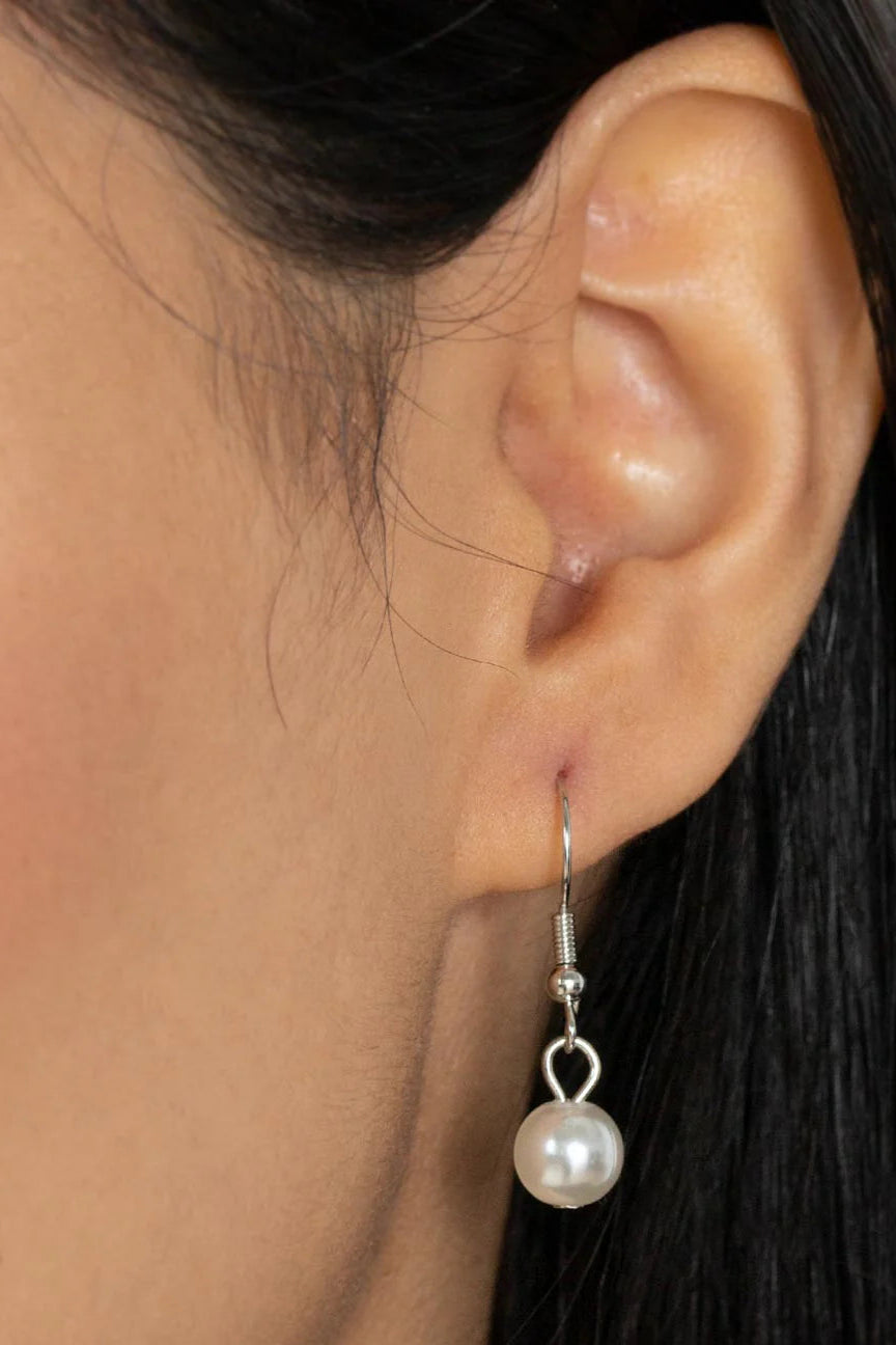 Paparazzi Necklaces - Drip Drop Dazzle - White