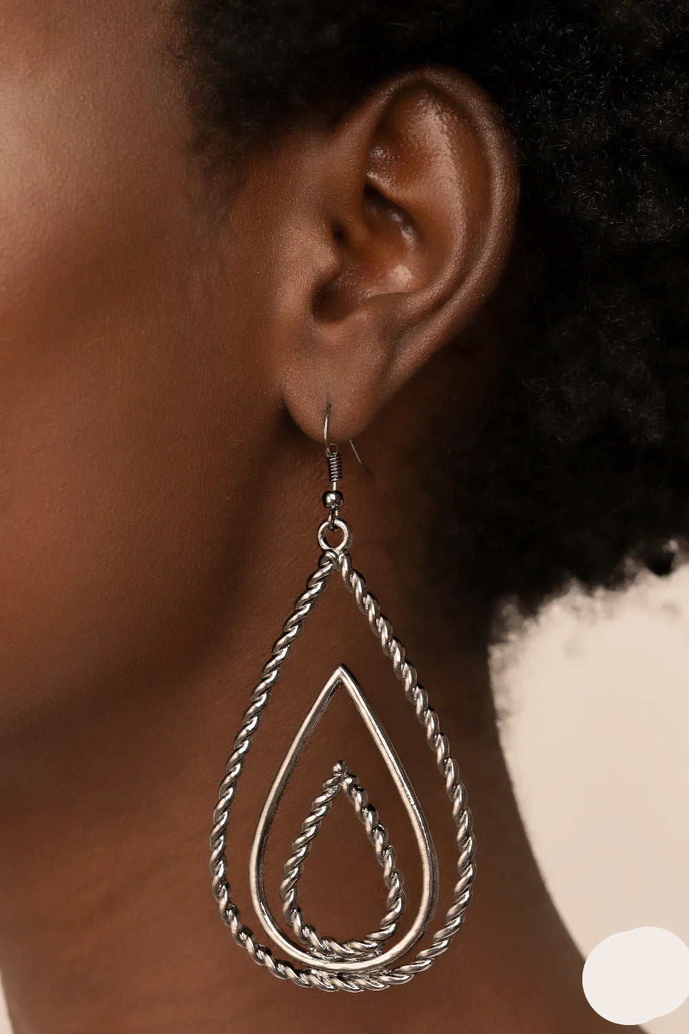 Paparazzi Earrings - Tastefully Twisty - Black