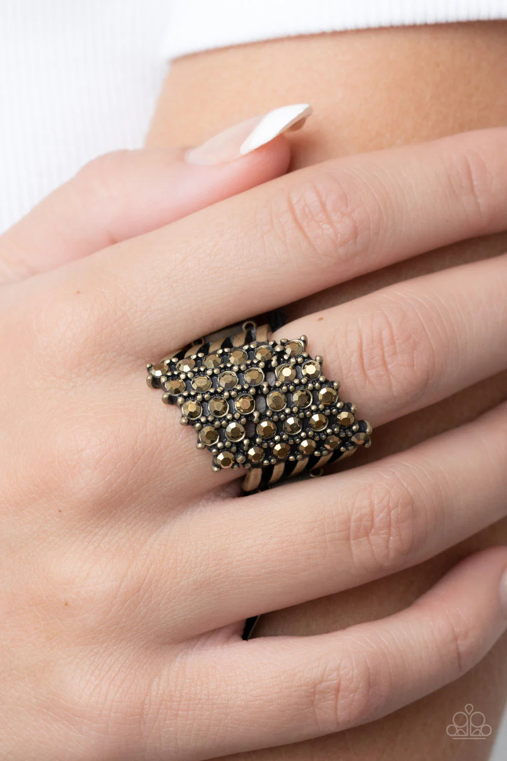 Paparazzi Rings - Slanted Smolder - Brass