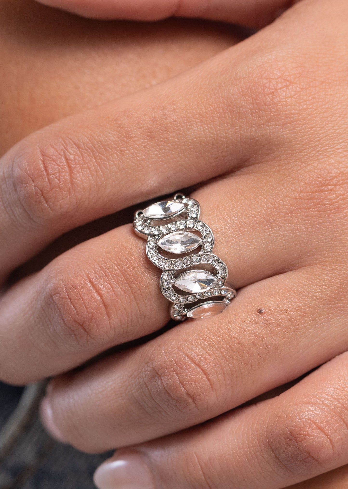 Paparazzi Rings - Staggering Sparkle - White