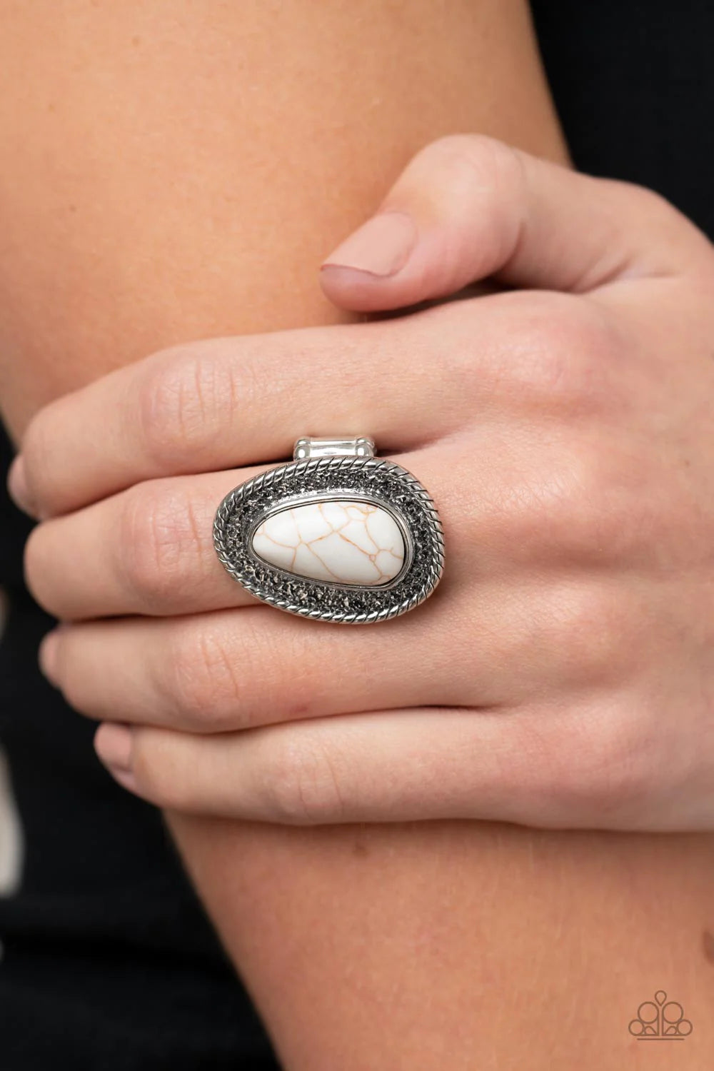 Paparazzi Rings - Downtown Desertscape - White