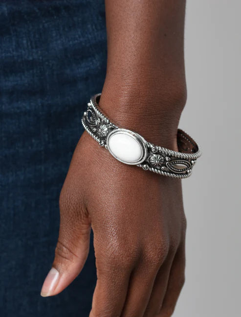 Paparazzi Bracelets - Rural Repose - White