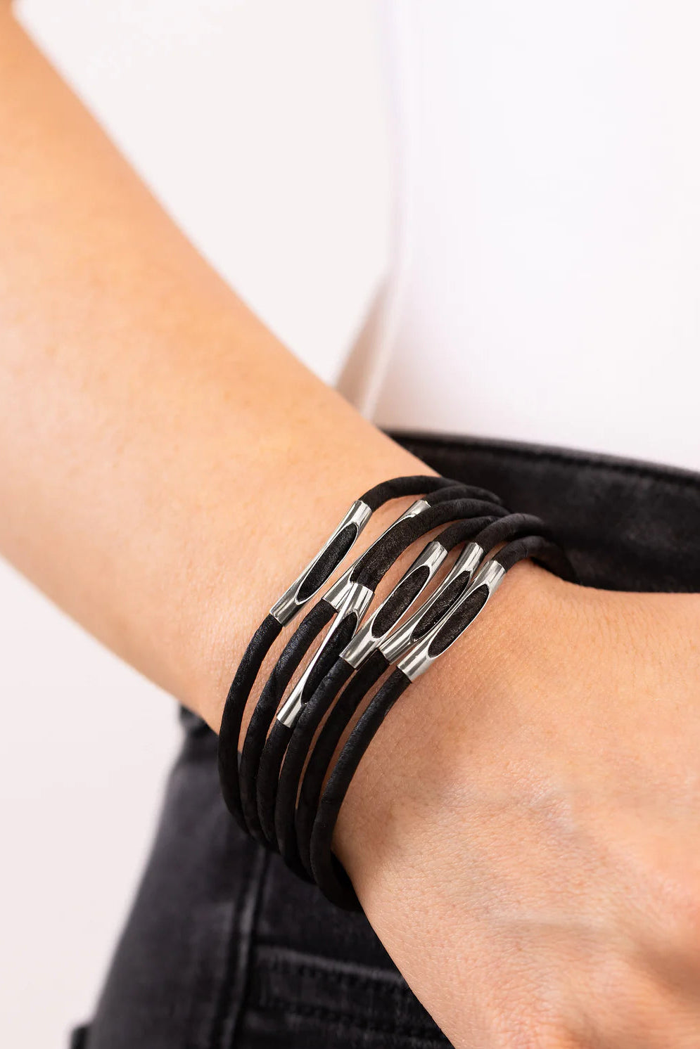 Paparazzi Bracelets - Magnetic Personality - Black