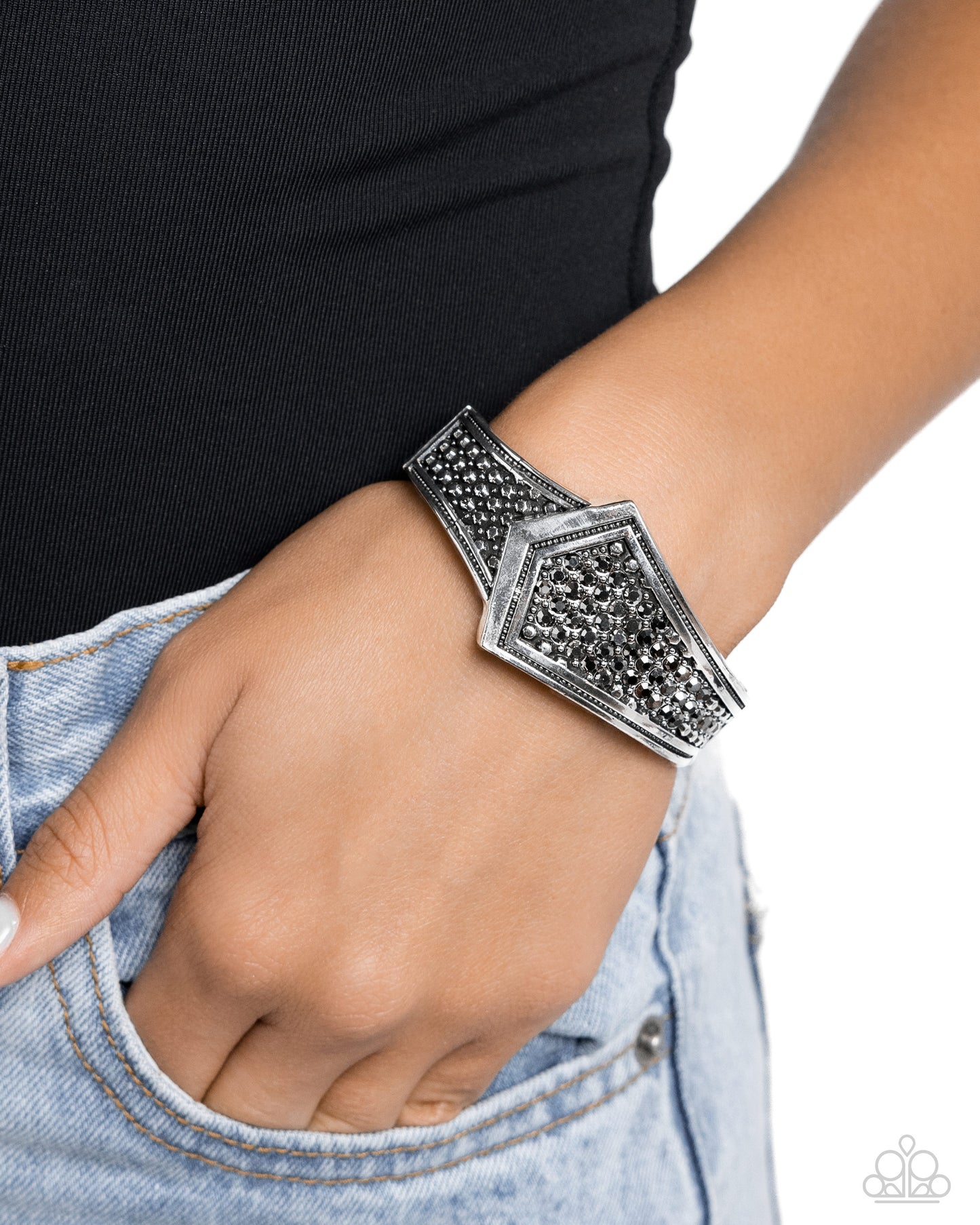 Paparazzi Bracelets - Order of the Arrow - Silver