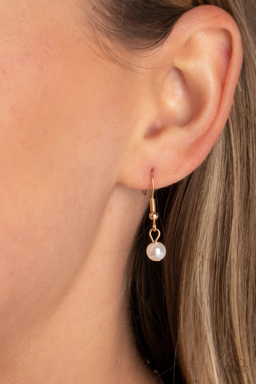 Paparazzi Necklaces - Pearls Before Vine - Gold