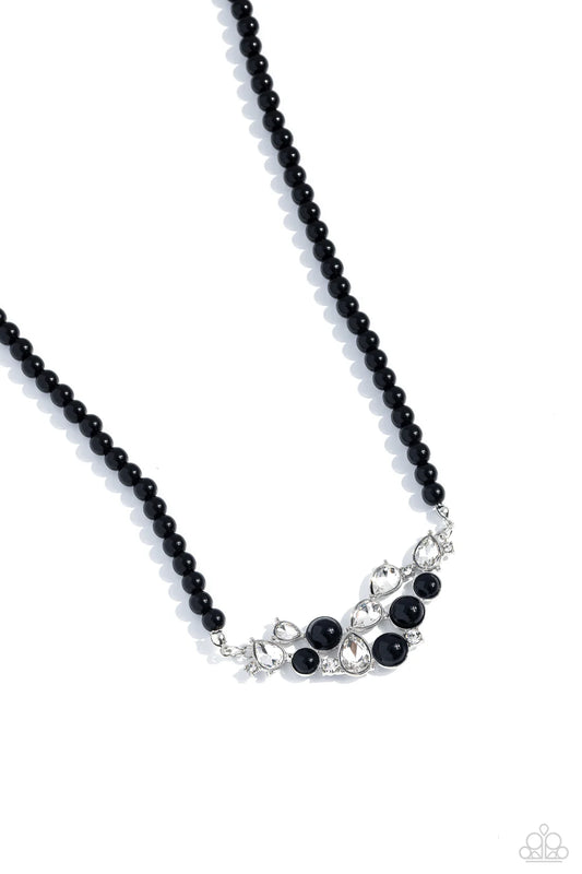 Paparazzi Necklaces - Pampered Pearls - Black
