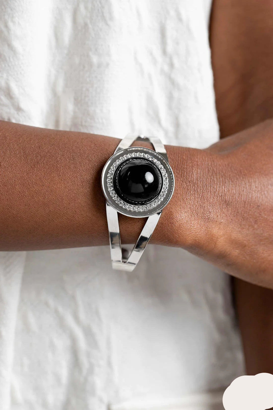 Paparazzi Bracelets - Put On the Glitz- Black