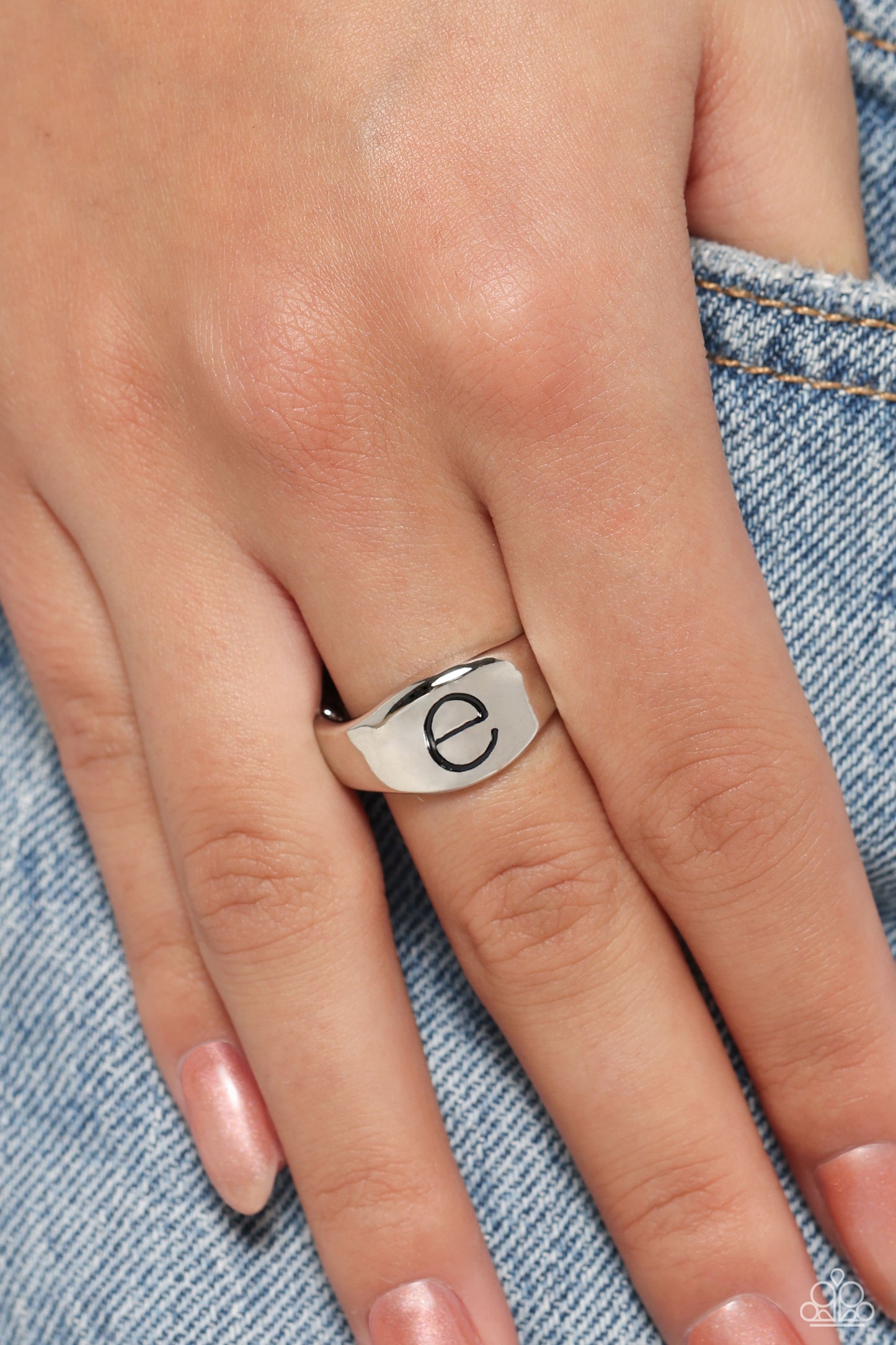 Paparazzi Rings - Monogram Memento - Silver - E