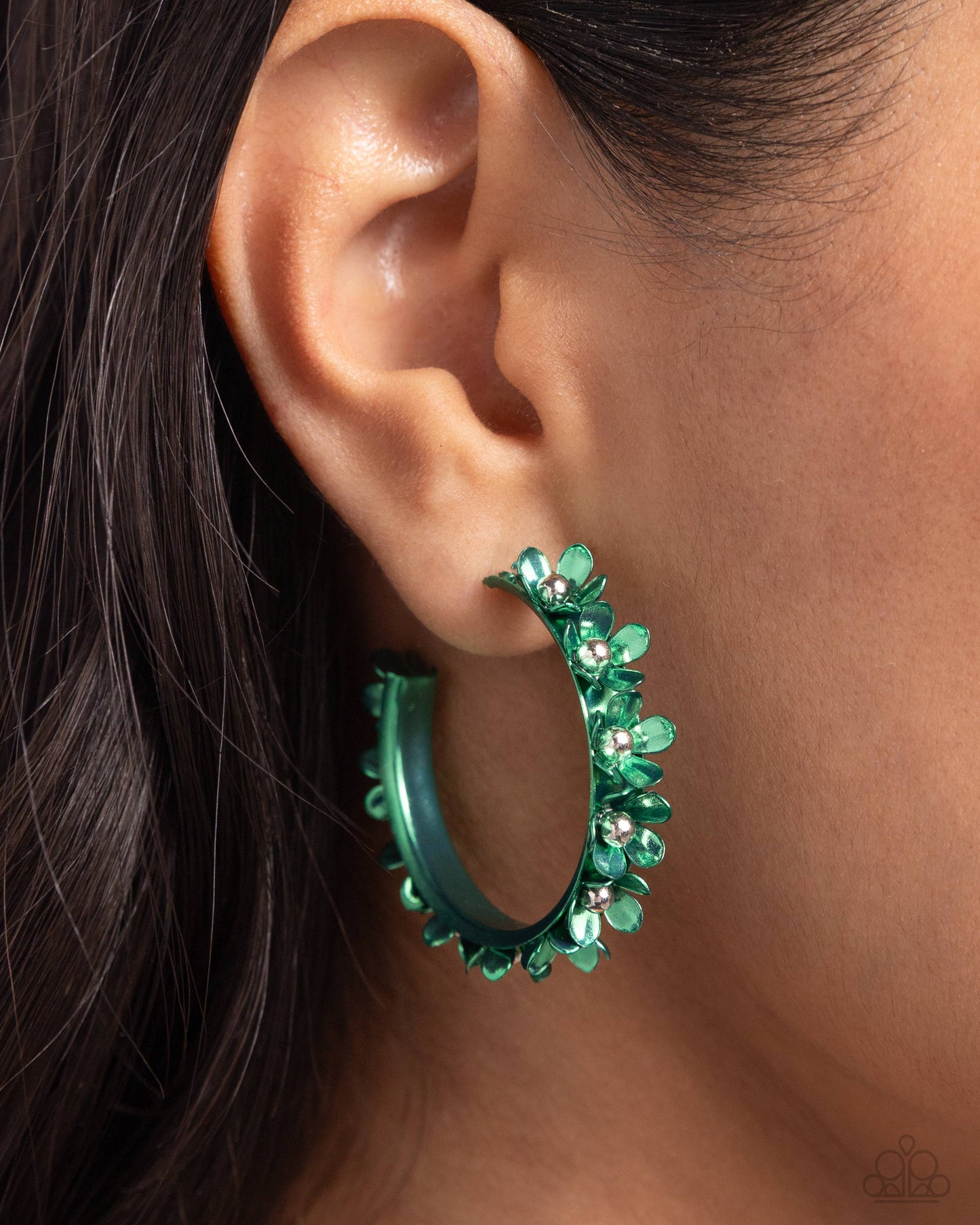 Paparazzi Earrings - Fashionable Flower Crown - Green