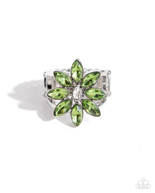 Paparazzi PREORDER Rings - Petaled Performance - Green