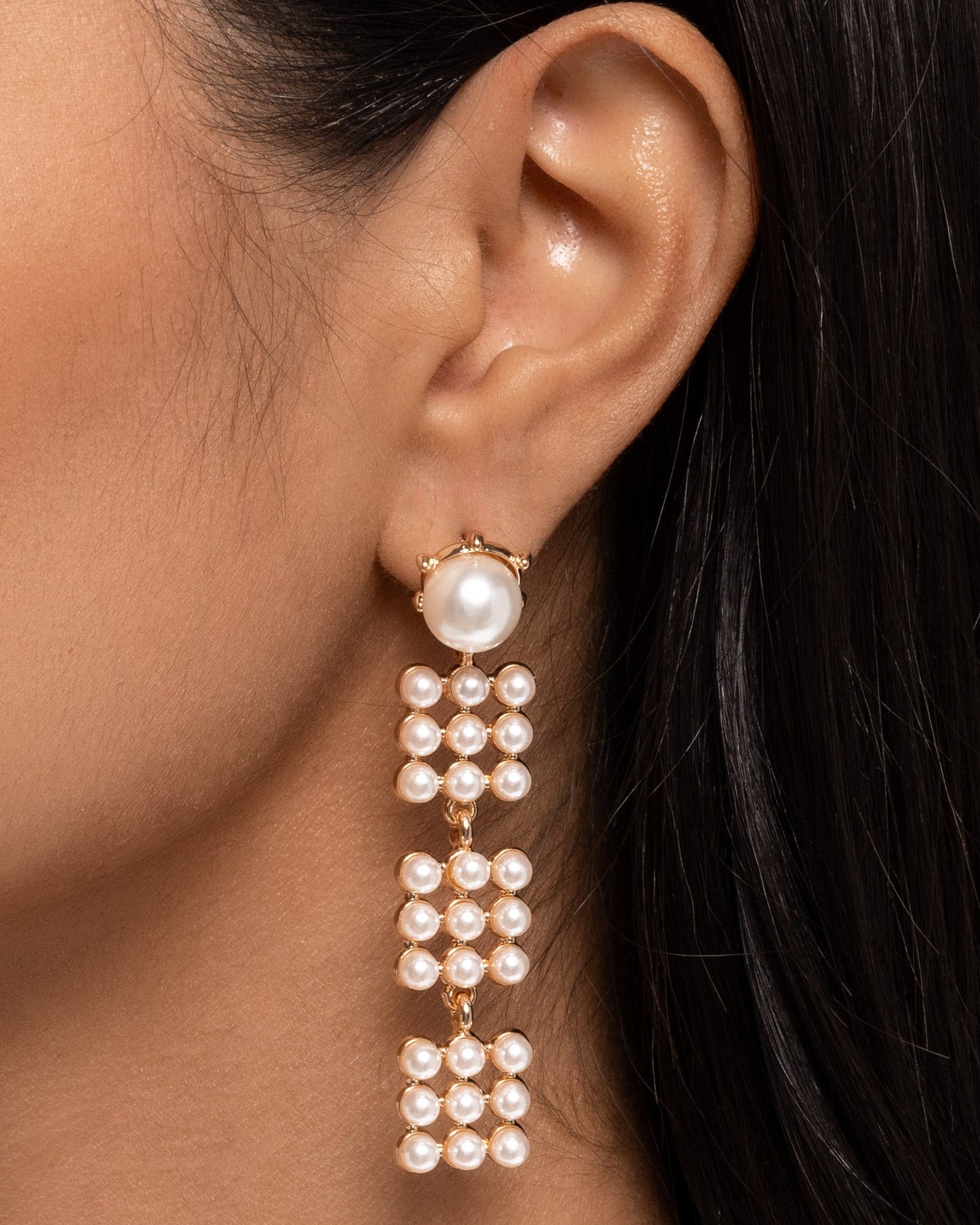 Paparazzi Earrings - Pearl Pastime - Gold