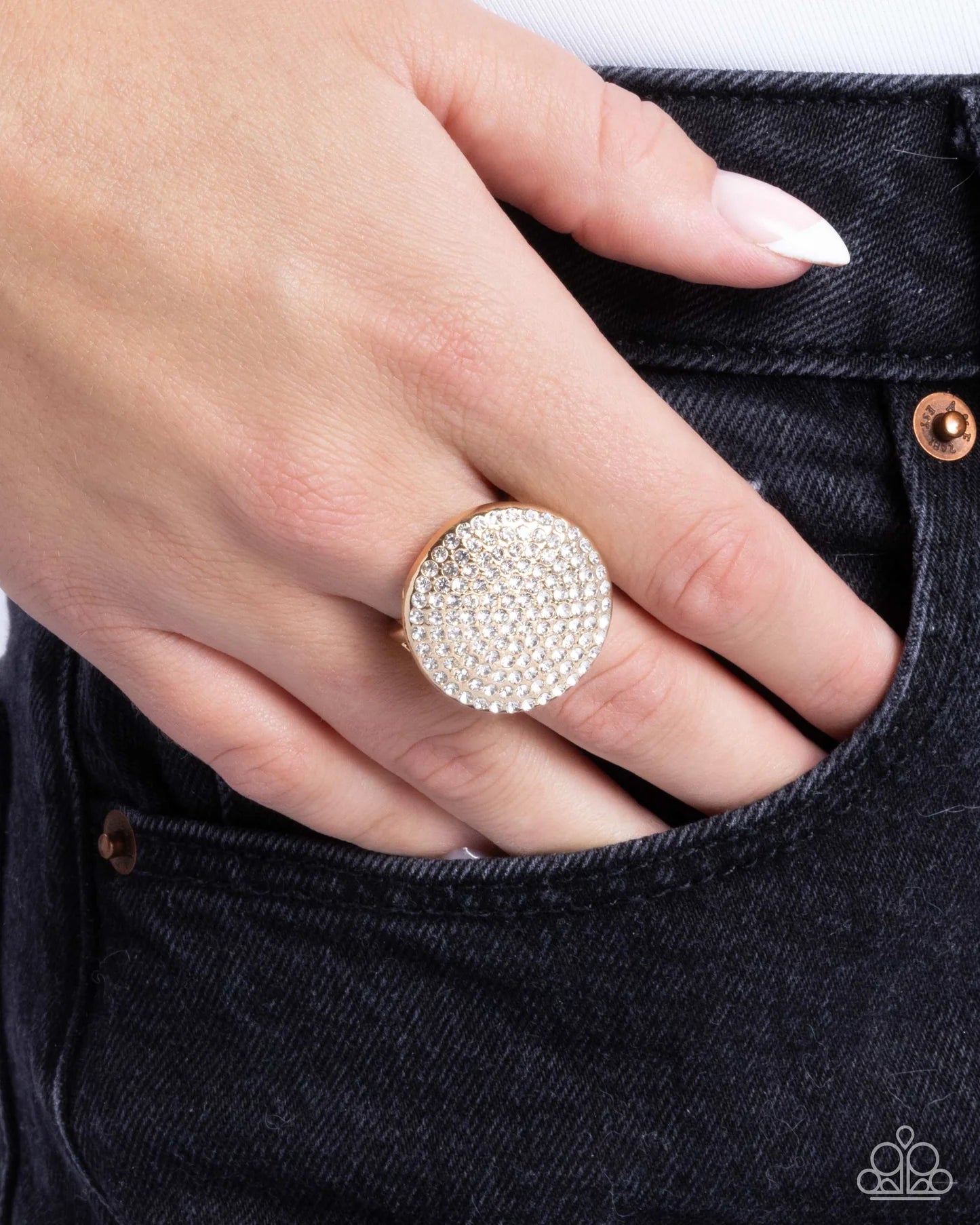 Paparazzi Rings - Studded Scout - Gold