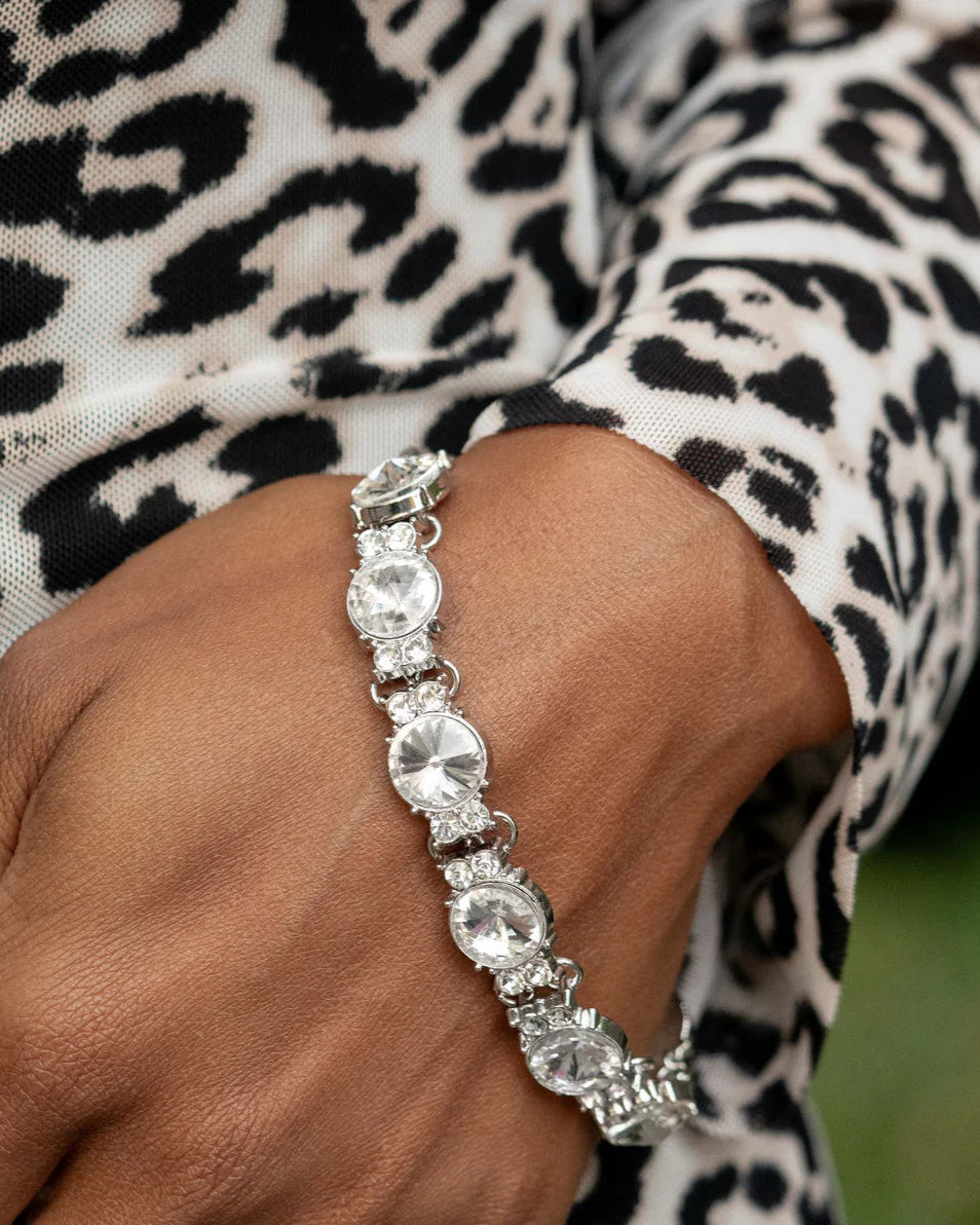 Paparazzi Bracelets - Never-Ending Elite - White - Fashion Fix