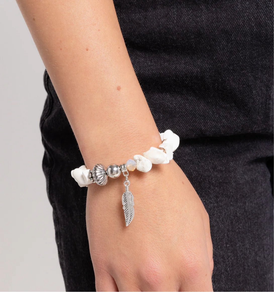 Paparazzi Bracelets - Earthy Earning - white