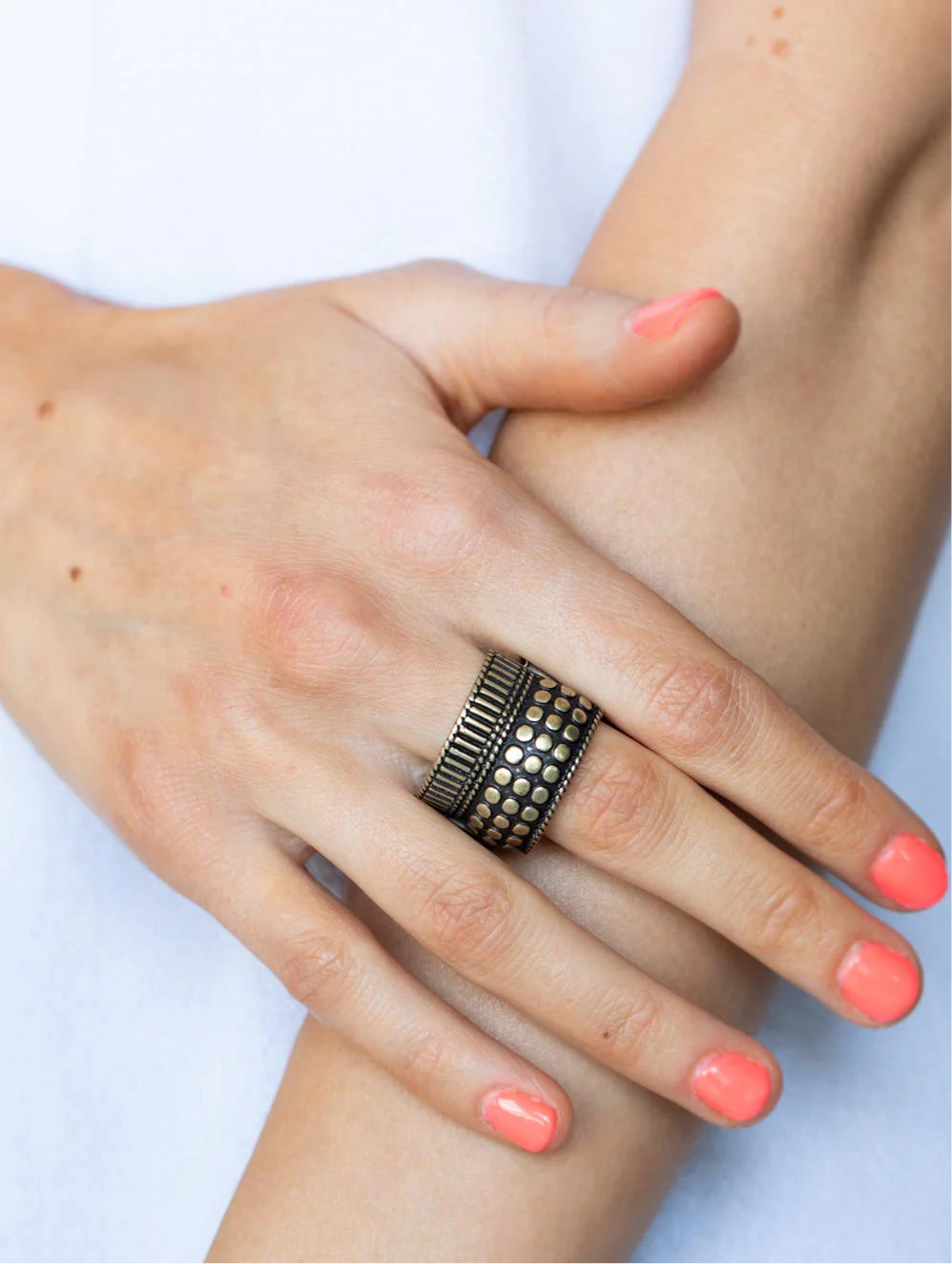 Paparazzi Rings - Tenacious Texture - Brass