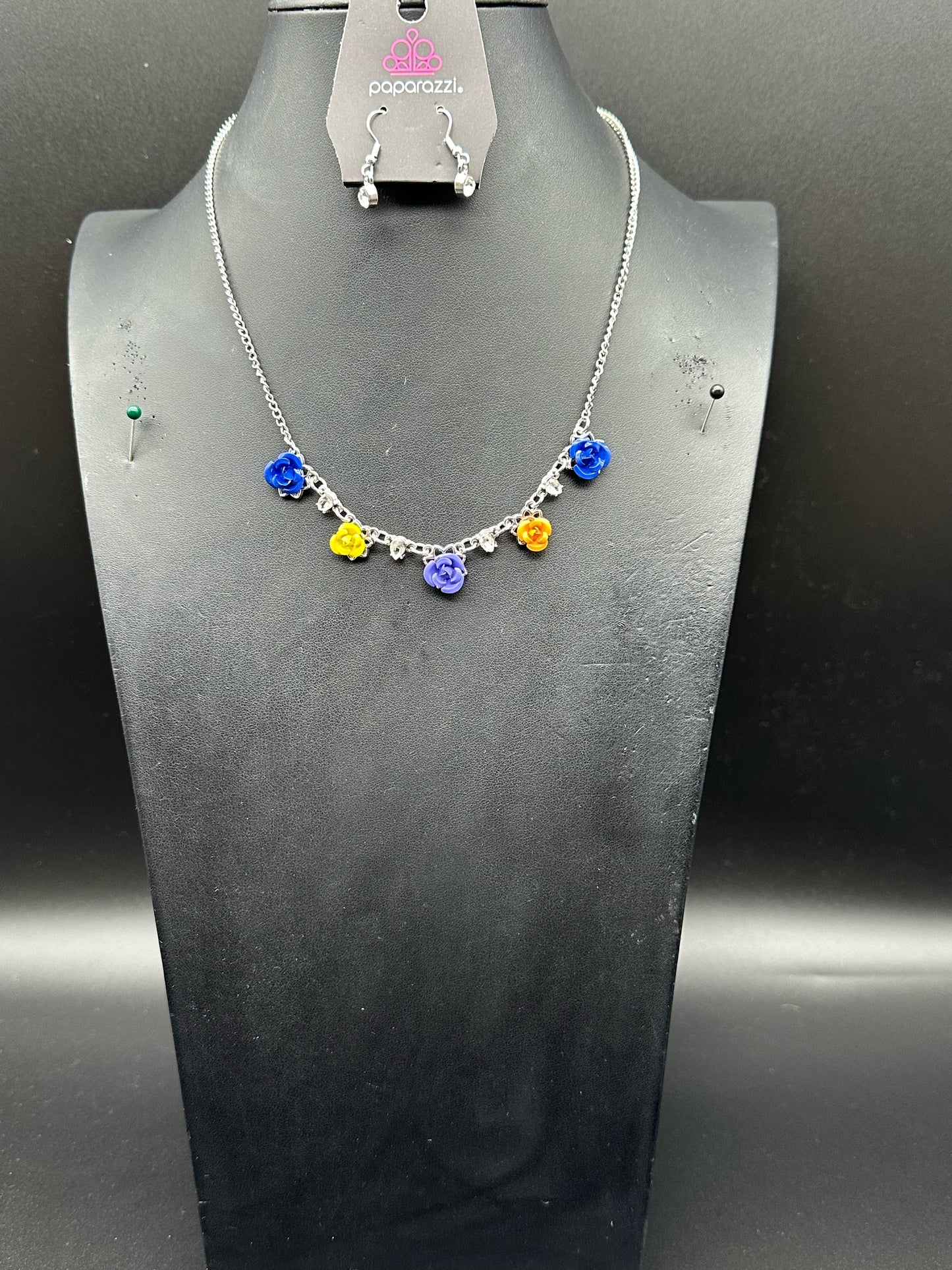 Paparazzi Necklaces - Strike a Rose - Multi