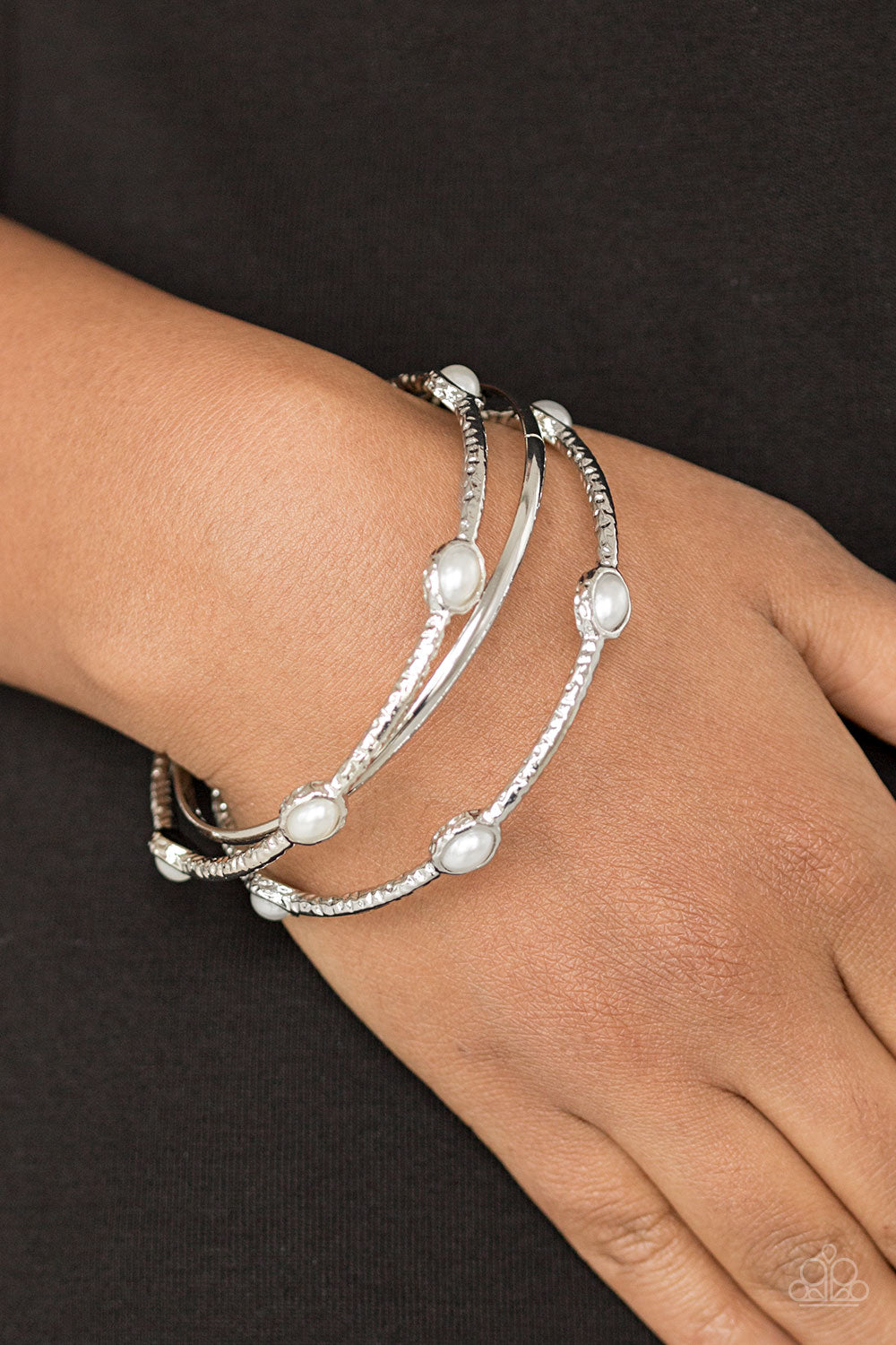 Paparazzi Bracelets - Bangle Belle - White