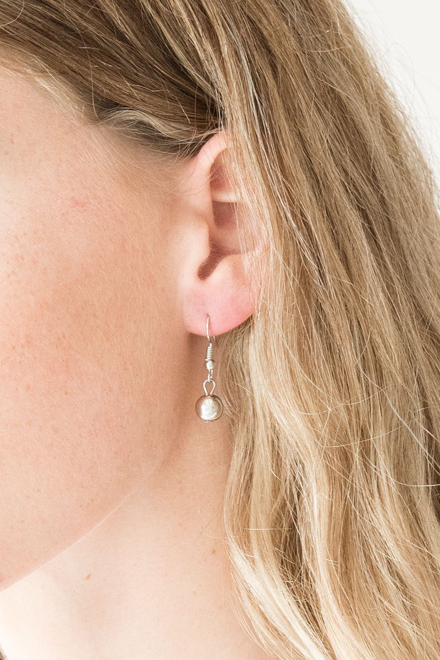 Paparazzi Necklaces - High - Stakes FAME - Silver