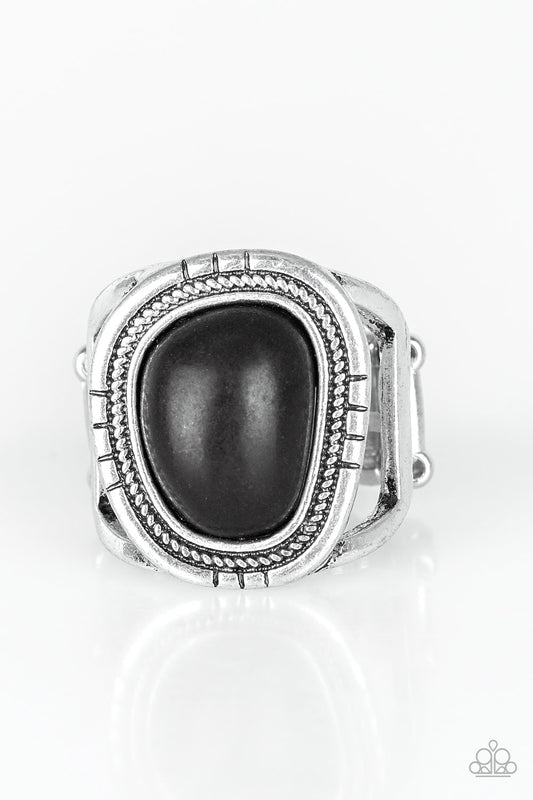 Paparazzi Rings - Out On The Range - Black