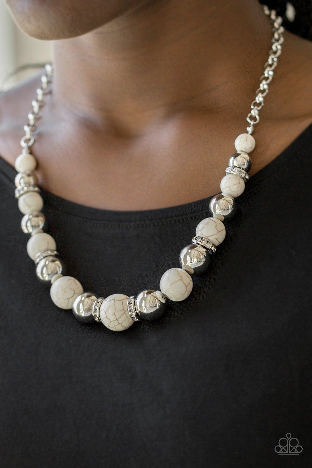 Paparazzi white deals crackle necklace