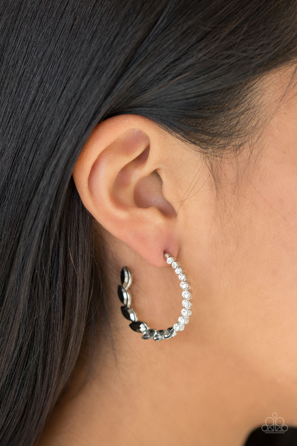 Paparazzi earrings - Prime Time Princess - Silver