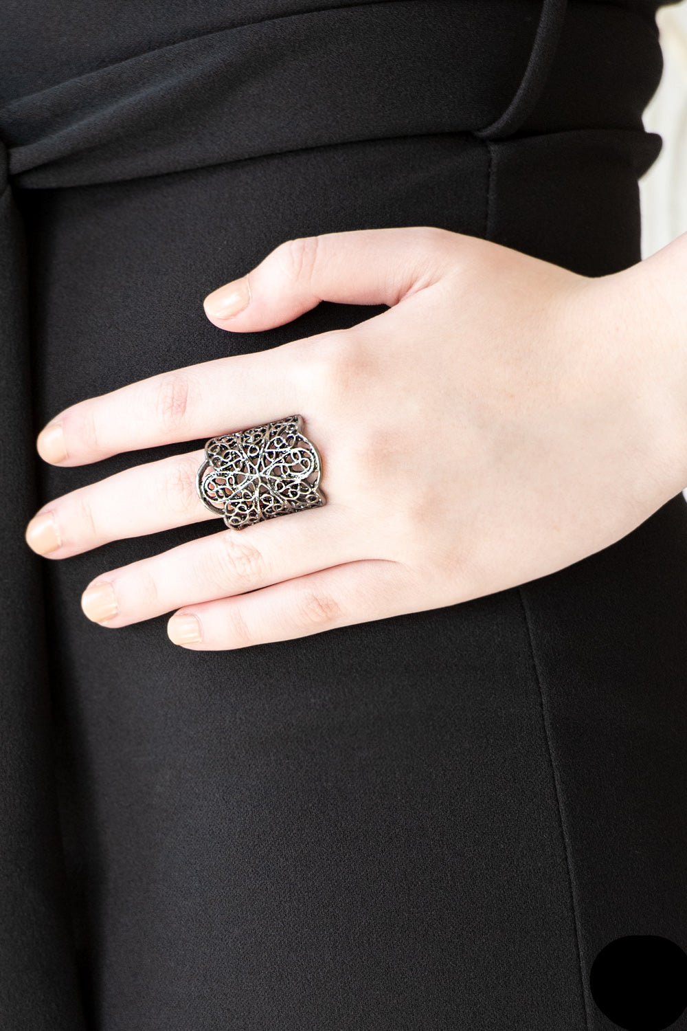 Paparazzi Rings - The Way You Make Me FRILL- Black