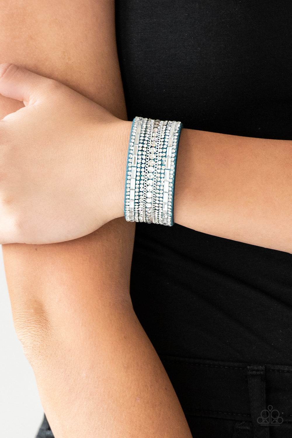 Paparazzi Urban Collection - Wrap - Rebel Radiance - Blue