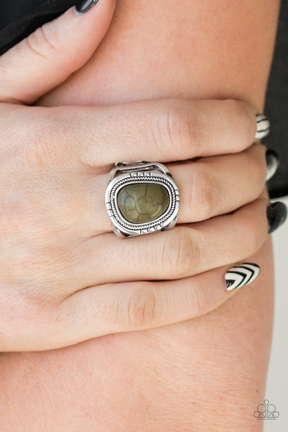 Paparazzi Rings - Out On The Range - Green
