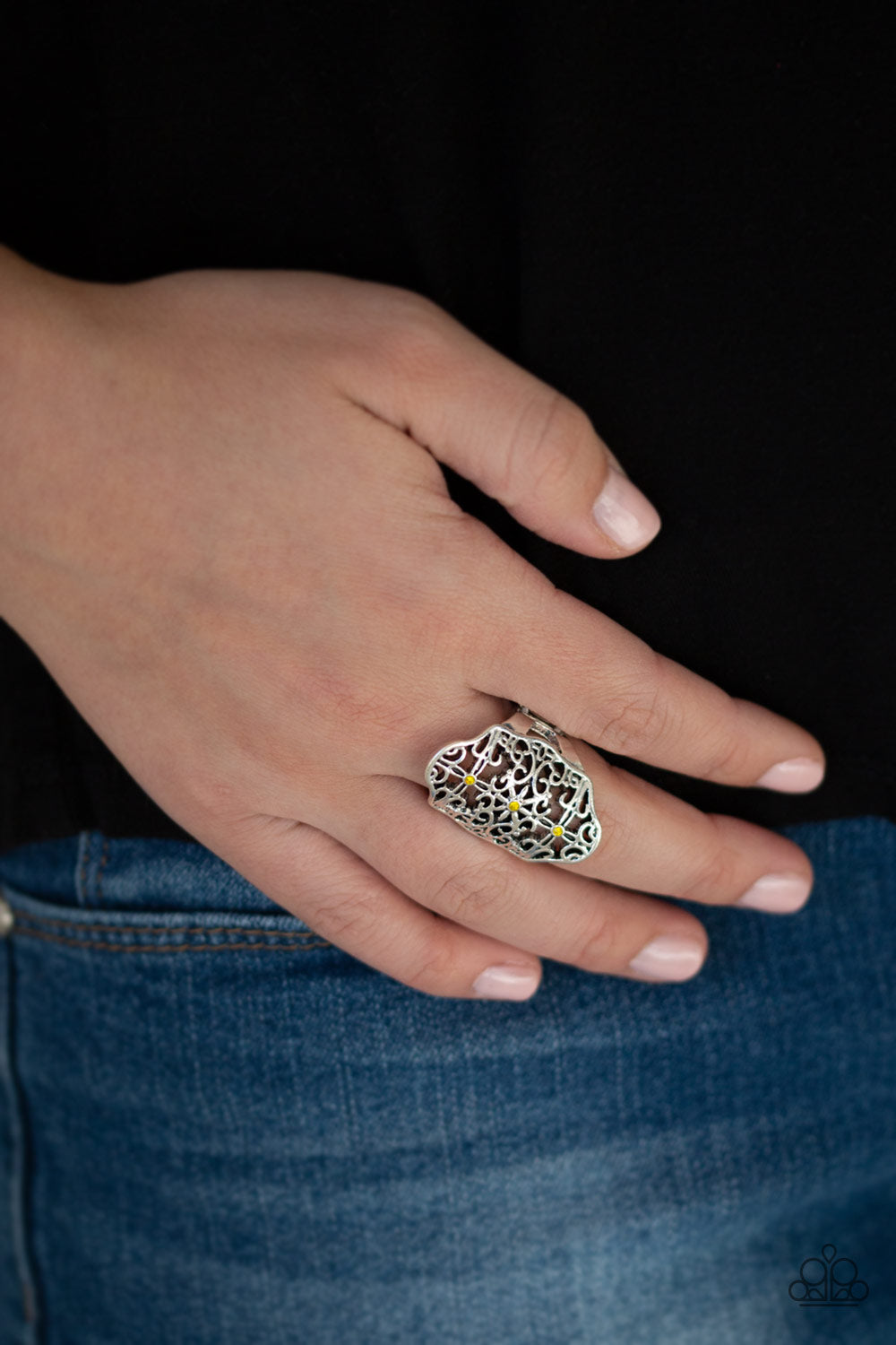 Paparazzi Rings - Botanical Beam - Yellow