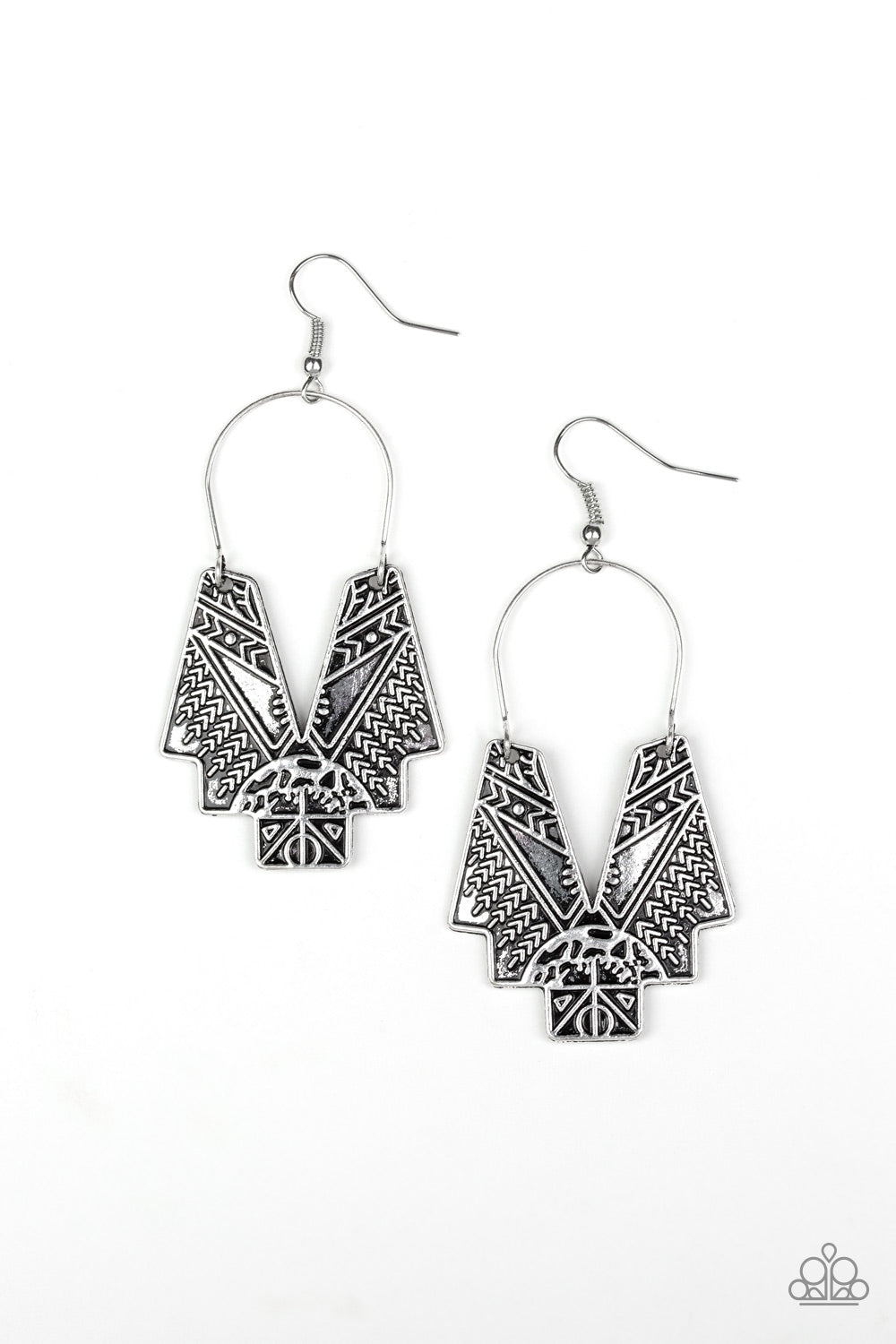 Paparazzi Earrings - Alternative ARTIFACTS - Silver