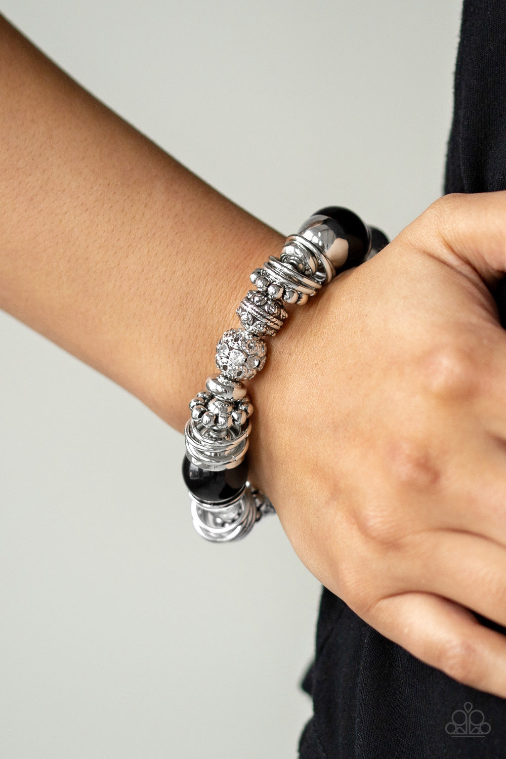 Paparazzi Bracelets - Uptown Tease - Black