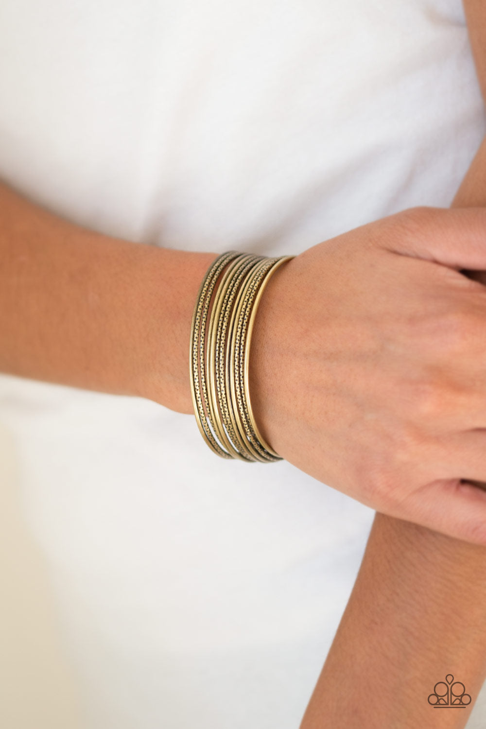 Paparazzi Bracelets - Cuff - Endlessly Empress - Brass