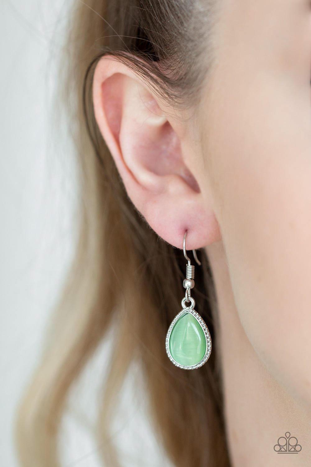 Paparazzi Necklaces - East Coast Essence - Green
