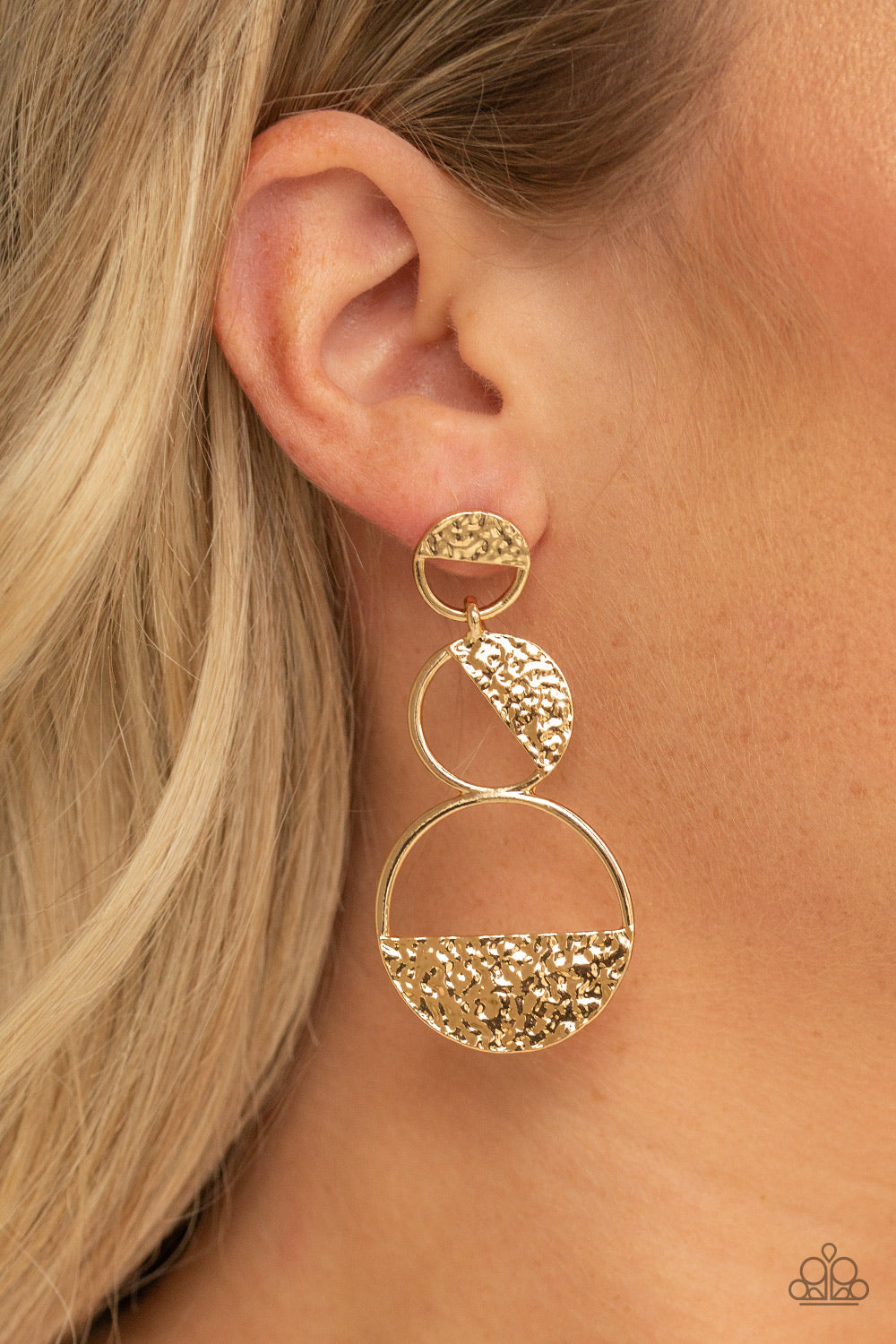Paparazzi earrings - Triple Trifecta - Gold