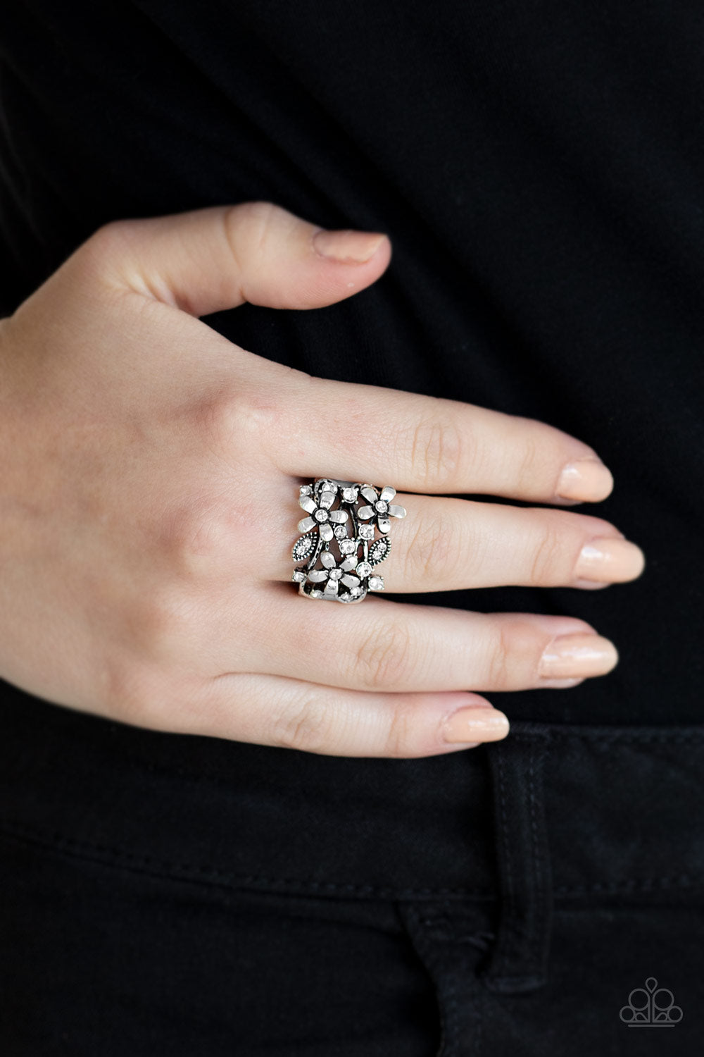 Paparazzi Rings - Gardenia Gleam - White