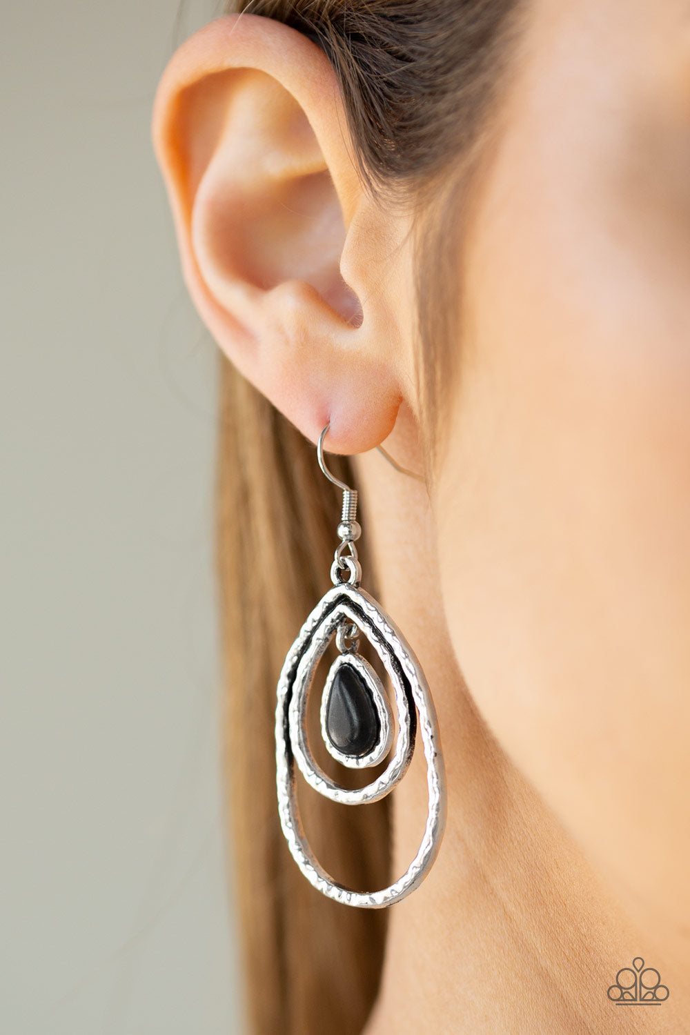 Paparazzi Earrings - Desert Tempest - Black