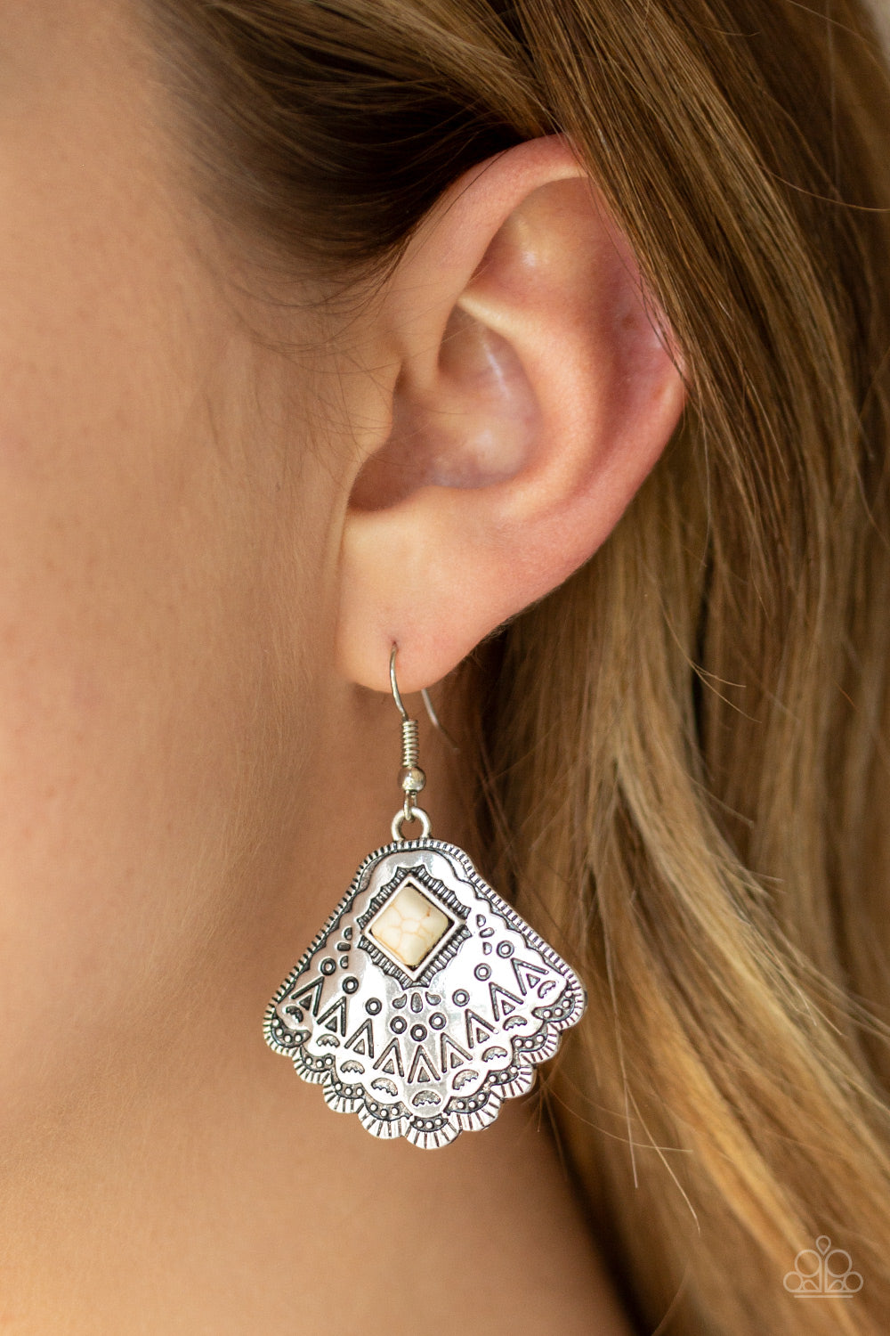 Paparazzi earrings - Mountain Mesa - White
