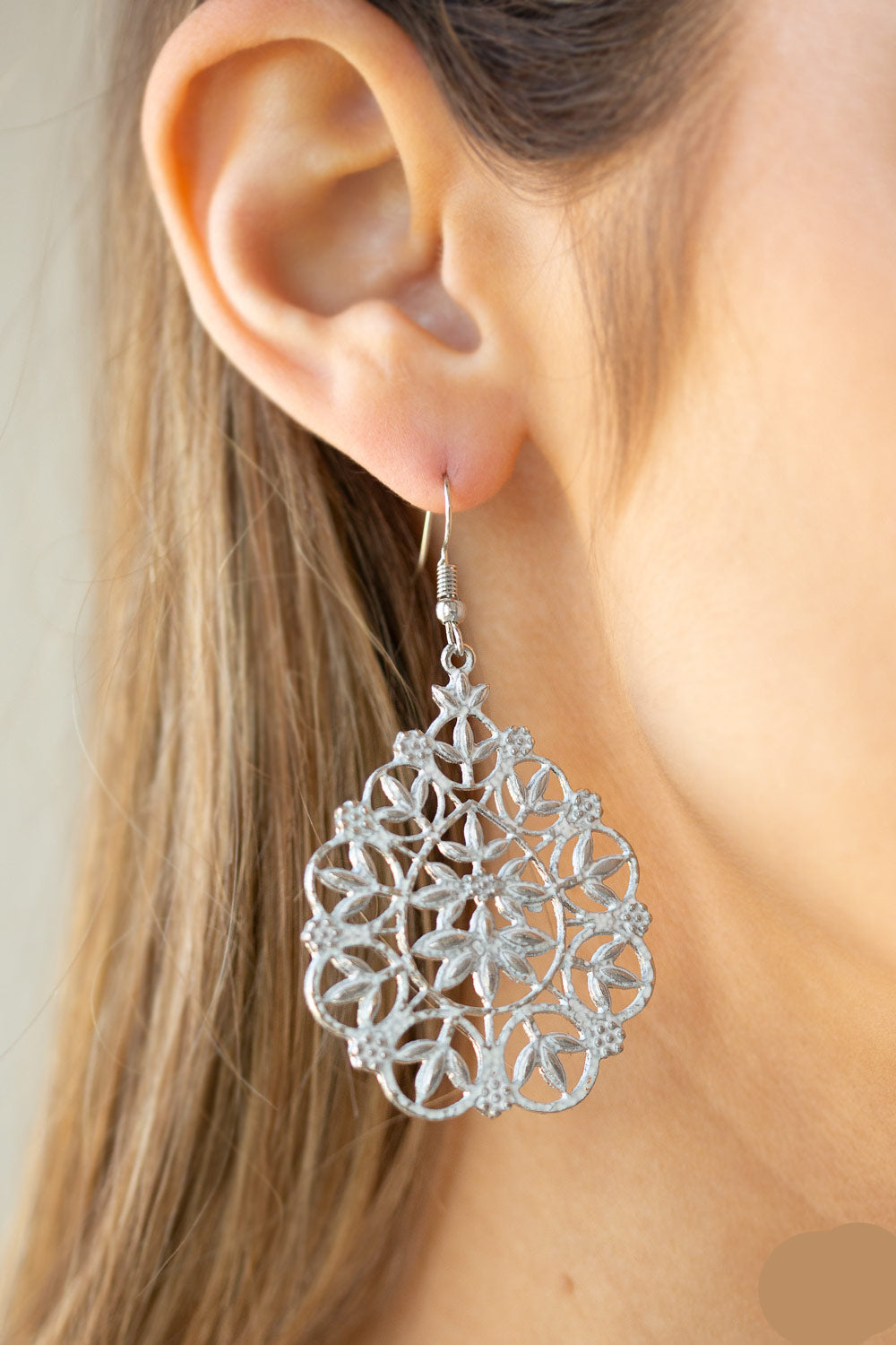 Paparazzi Earrings - Garden Party Princess - White