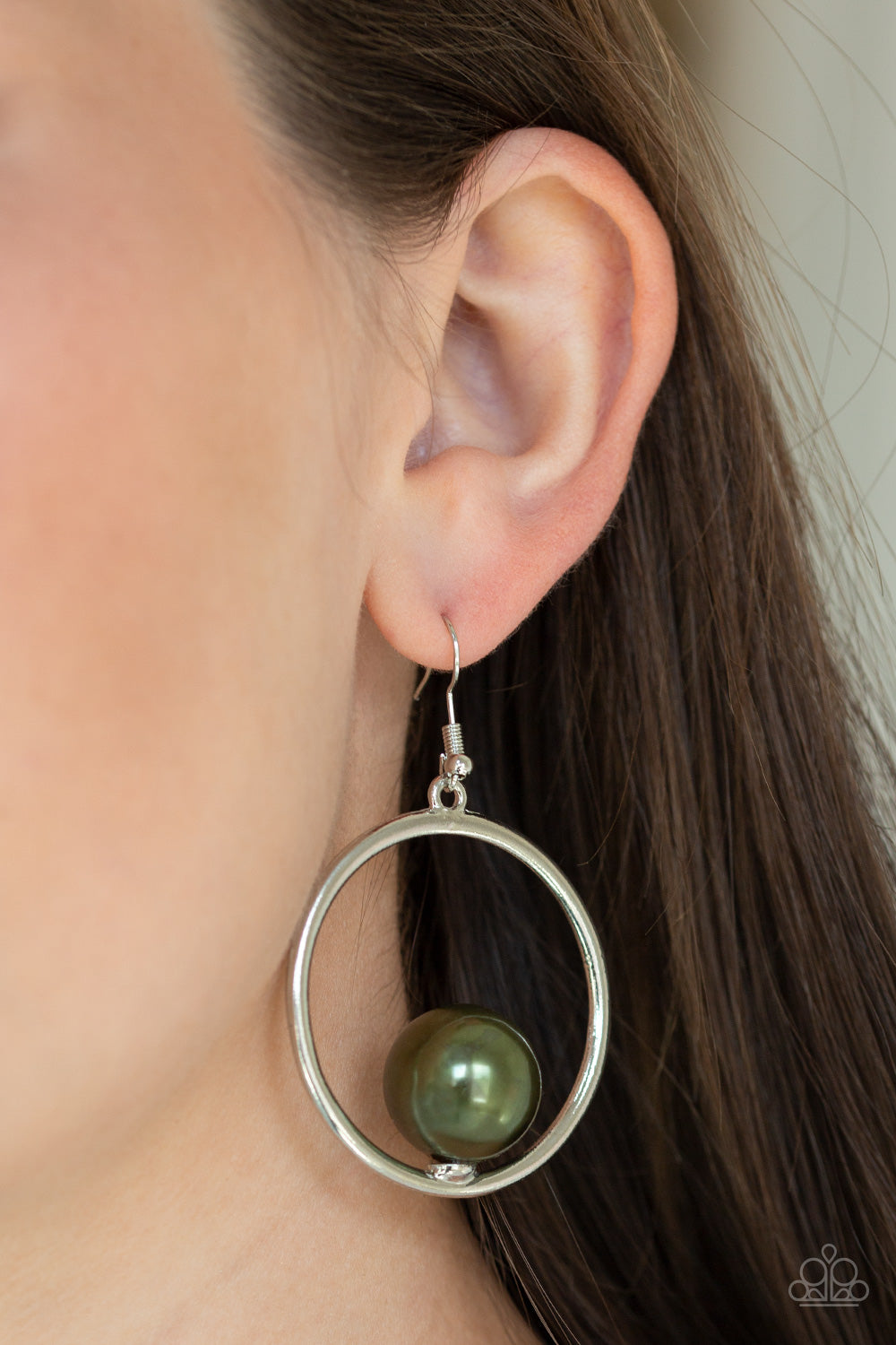 Paparazzi Earrings - Solitaire Refinement - Green