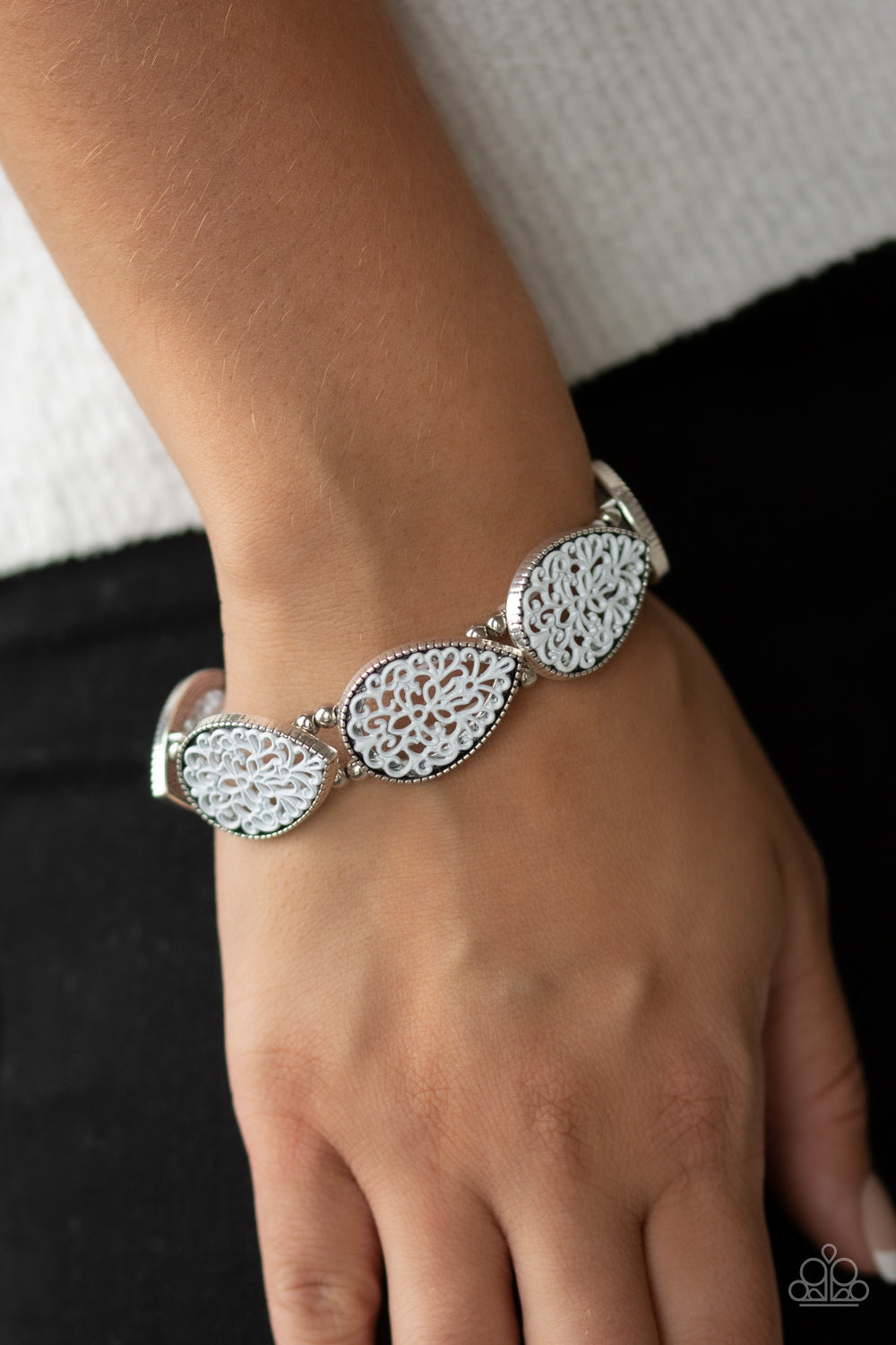 Paparazzi Bracelets - Heirloom Hunter - White