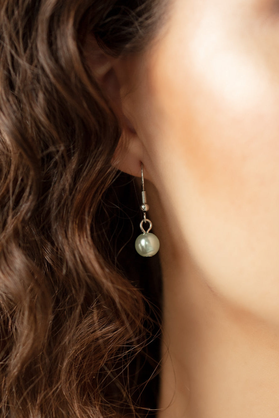 Paparazzi Necklaces - Pearl Heirloom - Green