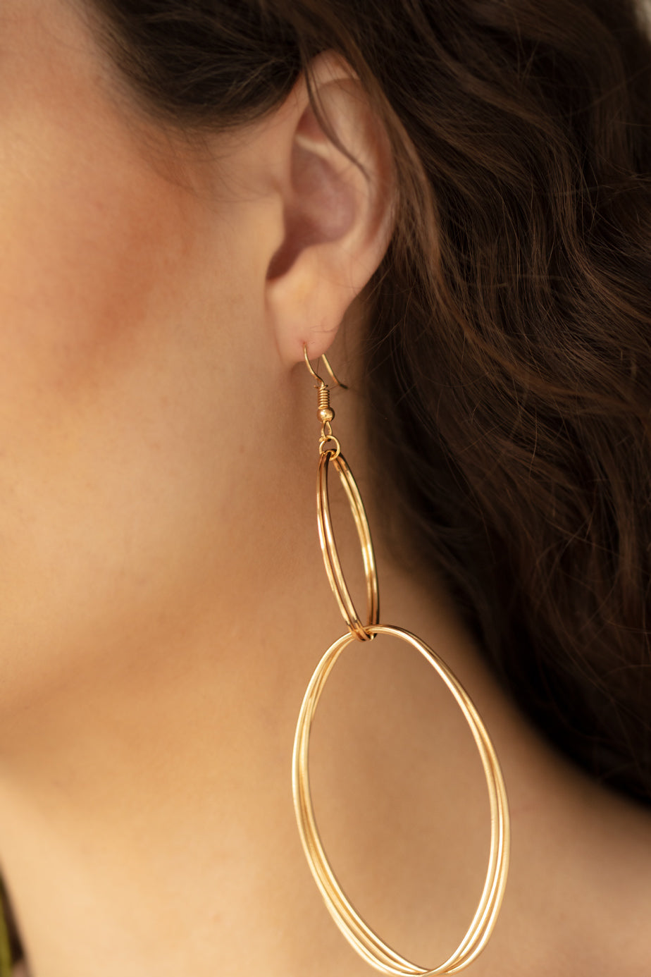 Paparazzi Earrings - Getting Into Shape - Gold