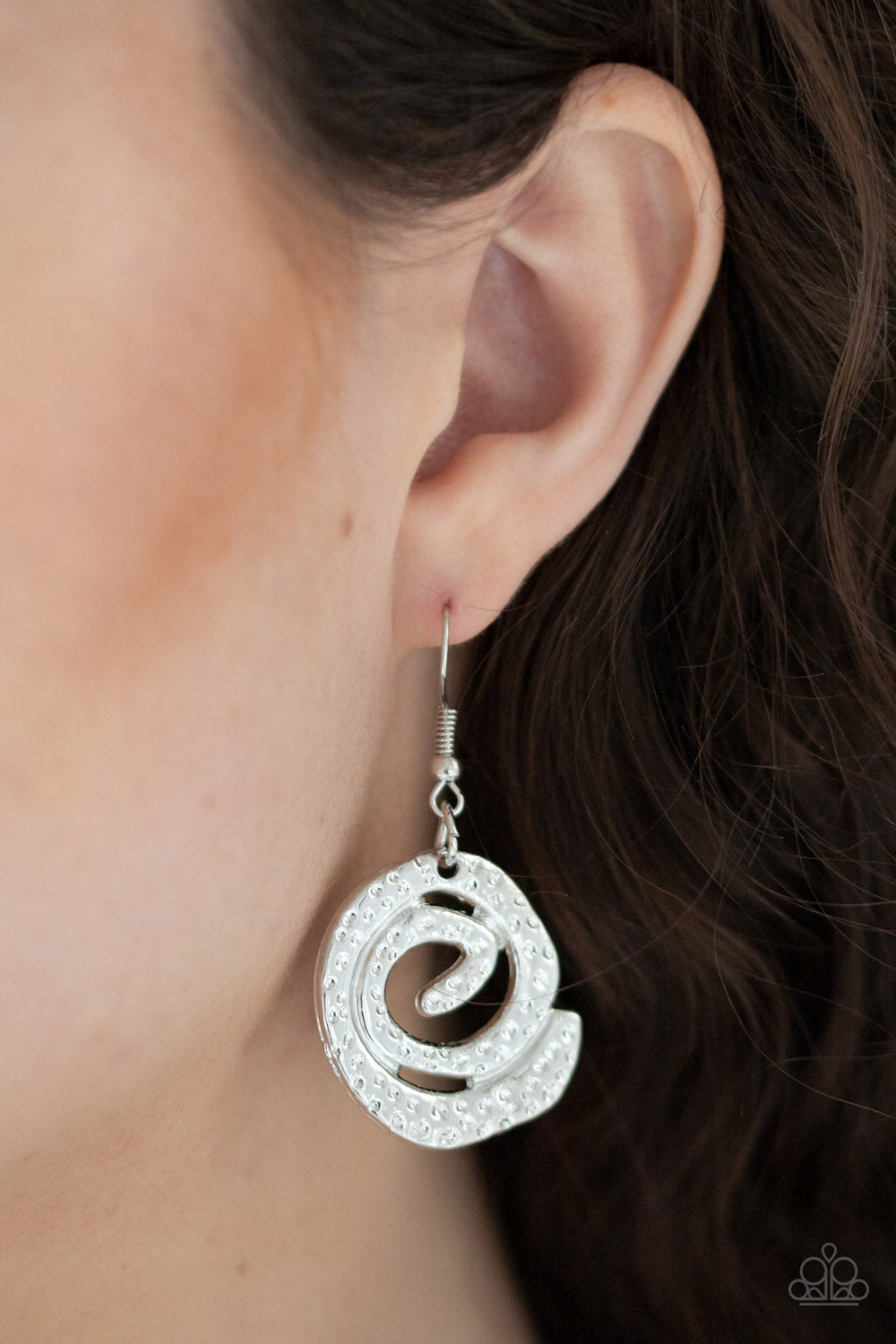 Paparazzi Necklaces - Statement Swirl - Silver